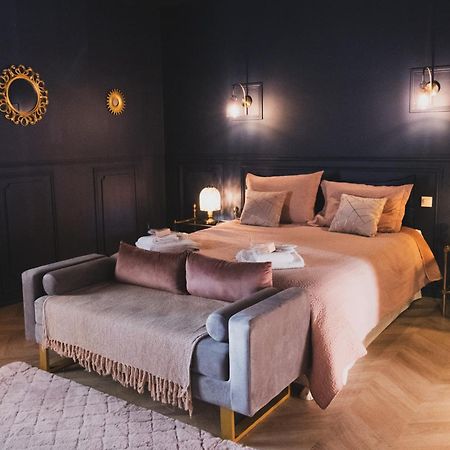 Maison D'Hotes De Charme "La Belle Dame Sans Regrets" Talairan Экстерьер фото